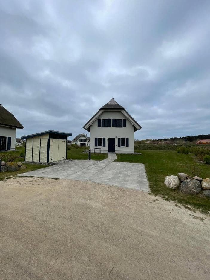 Predaj domu 117 m², pozemek 1.208 m², Dranske, Meklenbursko-Predpomoransko Predaj domu 117 m², pozemek 1.208 m², Dranske, Meklenbursko-Predpomoransko