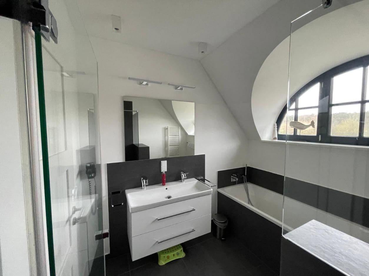 Predaj domu 117 m², pozemek 1.208 m², Dranske, Meklenbursko-Predpomoransko Predaj domu 117 m², pozemek 1.208 m², Dranske, Meklenbursko-Predpomoransko
