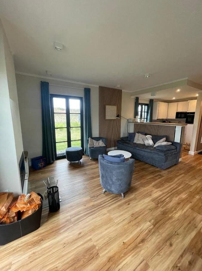 Predaj domu 117 m², pozemek 1.208 m², Dranske, Meklenbursko-Predpomoransko Predaj domu 117 m², pozemek 1.208 m², Dranske, Meklenbursko-Predpomoransko