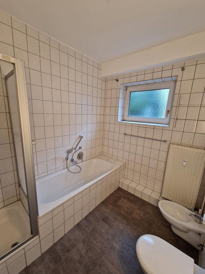 Prenájom bytu 2-izbový 92 m², Volkhausenstraße 21, Bad Salzuflen, Severné Porýnie - Westfálsko Prenájom bytu 2-izbový 92 m², Volkhausenstraße 21, Bad Salzuflen, Severné Porýnie - Westfálsko