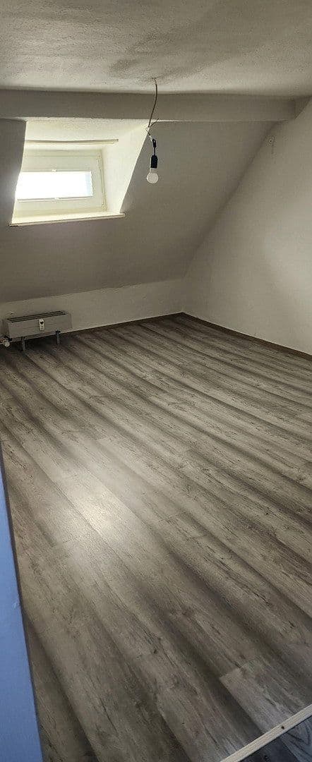 Prenájom bytu 6-izbový 135 m², Erlangen, Bavorsko Prenájom bytu 6-izbový 135 m², Erlangen, Bavorsko