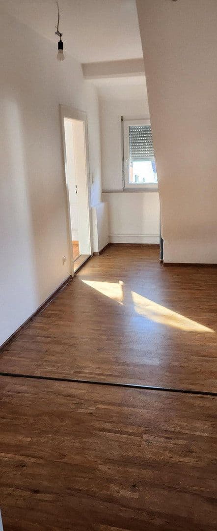 Prenájom bytu 6-izbový 135 m², Erlangen, Bavorsko Prenájom bytu 6-izbový 135 m², Erlangen, Bavorsko