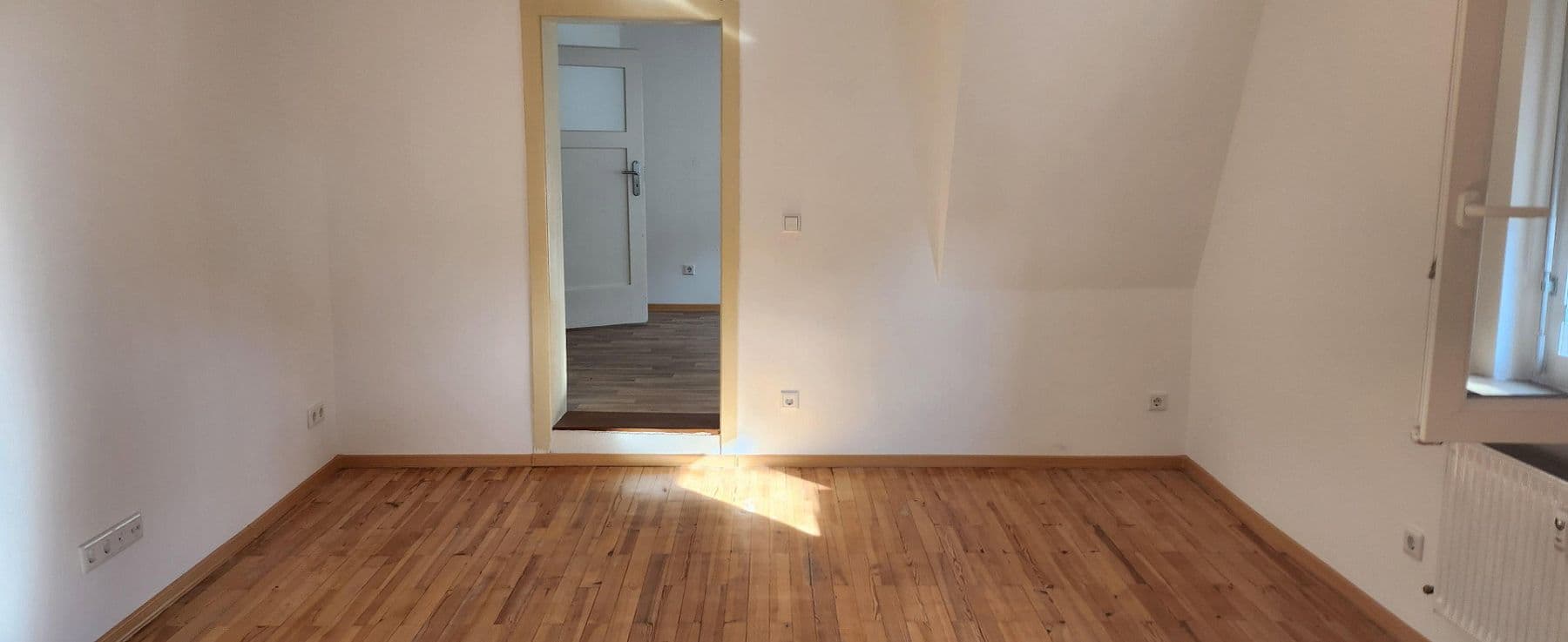 Prenájom bytu 6-izbový 135 m², Erlangen, Bavorsko Prenájom bytu 6-izbový 135 m², Erlangen, Bavorsko