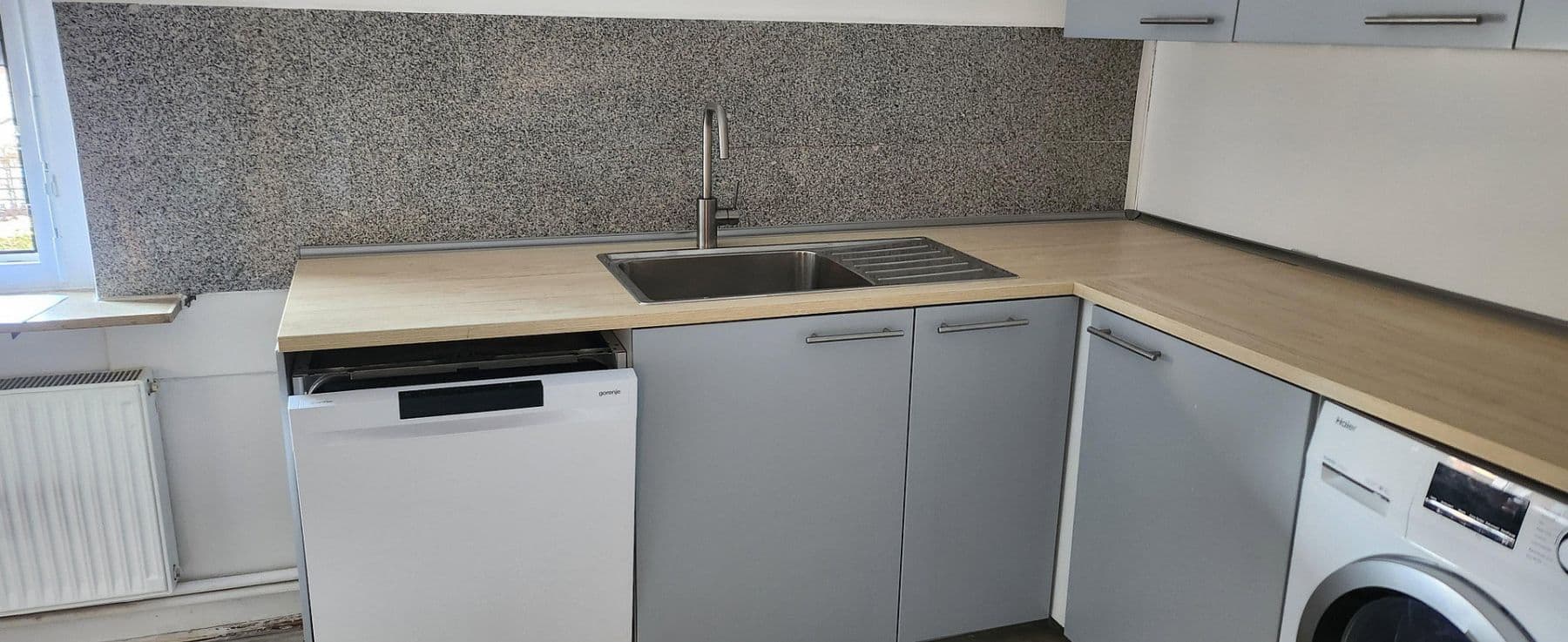 Prenájom bytu 6-izbový 135 m², Erlangen, Bavorsko Prenájom bytu 6-izbový 135 m², Erlangen, Bavorsko
