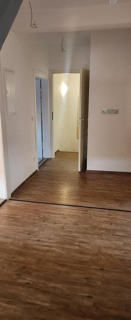 Prenájom bytu 6-izbový 135 m², Erlangen, Bavorsko Prenájom bytu 6-izbový 135 m², Erlangen, Bavorsko