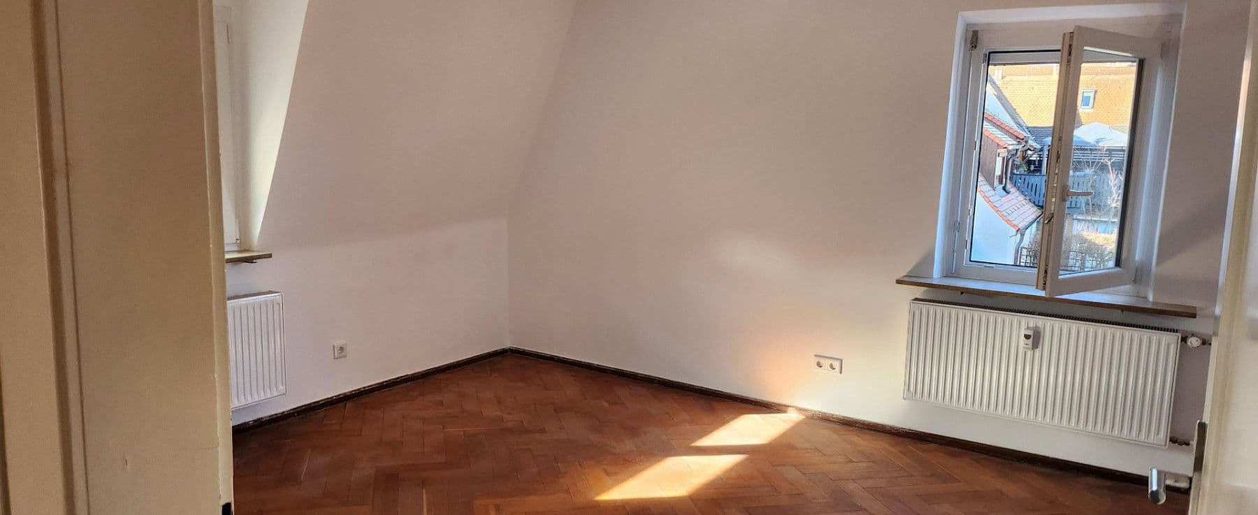 Prenájom bytu 6-izbový 135 m², Erlangen, Bavorsko Prenájom bytu 6-izbový 135 m², Erlangen, Bavorsko