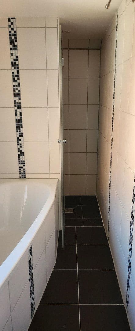 Prenájom bytu 6-izbový 135 m², Erlangen, Bavorsko Prenájom bytu 6-izbový 135 m², Erlangen, Bavorsko
