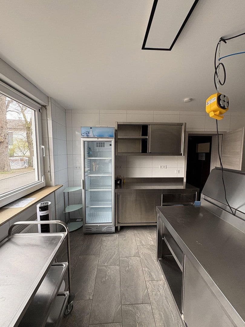 Prenájom nebytového priestoru 100 m², Lachnerstraße, 2, Erlangen, Bavorsko Prenájom nebytového priestoru 100 m², Lachnerstraße, 2, Erlangen, Bavorsko