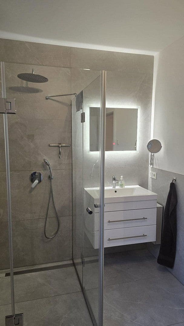 Prenájom bytu 2-izbový 68 m², Kaiserstr. 165, Gummersbach, Severné Porýnie - Westfálsko Prenájom bytu 2-izbový 68 m², Kaiserstr. 165, Gummersbach, Severné Porýnie - Westfálsko