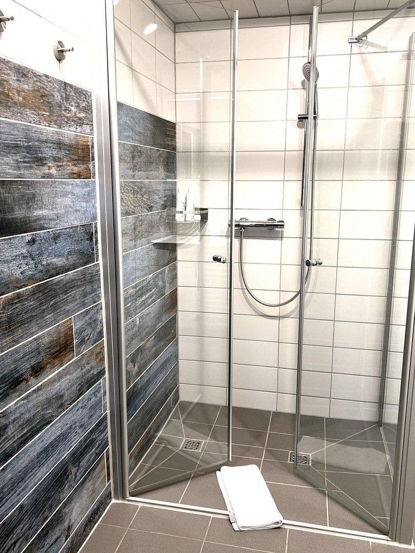 Predaj domu 615 m², pozemek 6.906 m², Lehe, Šlezvicko-Holštajnsko Predaj domu 615 m², pozemek 6.906 m², Lehe, Šlezvicko-Holštajnsko