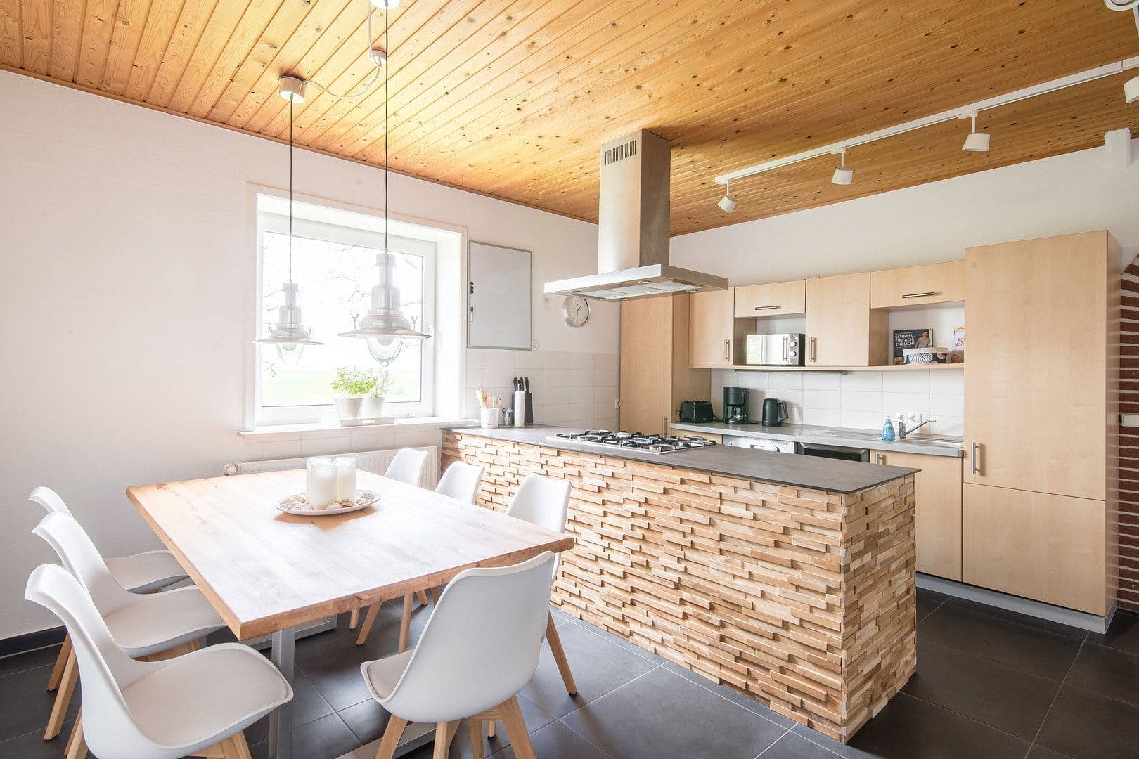 Predaj domu 615 m², pozemek 6.906 m², Lehe, Šlezvicko-Holštajnsko Predaj domu 615 m², pozemek 6.906 m², Lehe, Šlezvicko-Holštajnsko