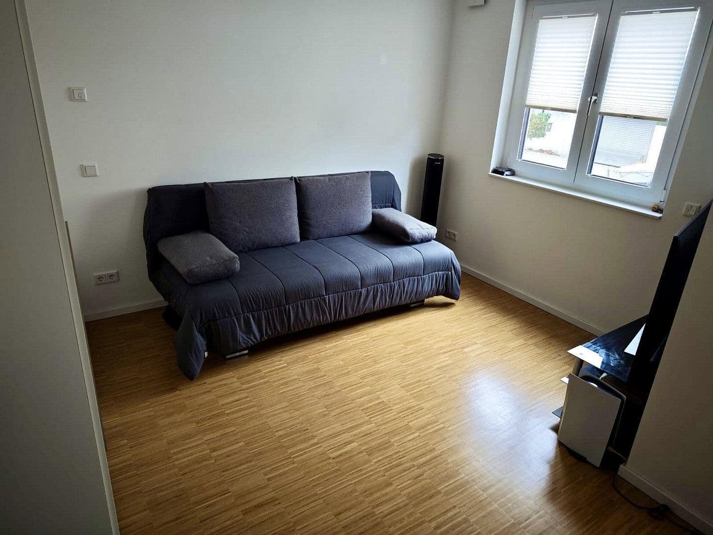 Prenájom bytu 1-izbový 30 m², Frankfurt am Main, Hesensko Prenájom bytu 1-izbový 30 m², Frankfurt am Main, Hesensko