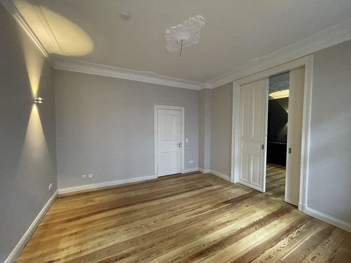 Prenájom bytu 2-izbový 83 m², Holtenauer Strasse 240, Kiel, Šlezvicko-Holštajnsko Prenájom bytu 2-izbový 83 m², Holtenauer Strasse 240, Kiel, Šlezvicko-Holštajnsko