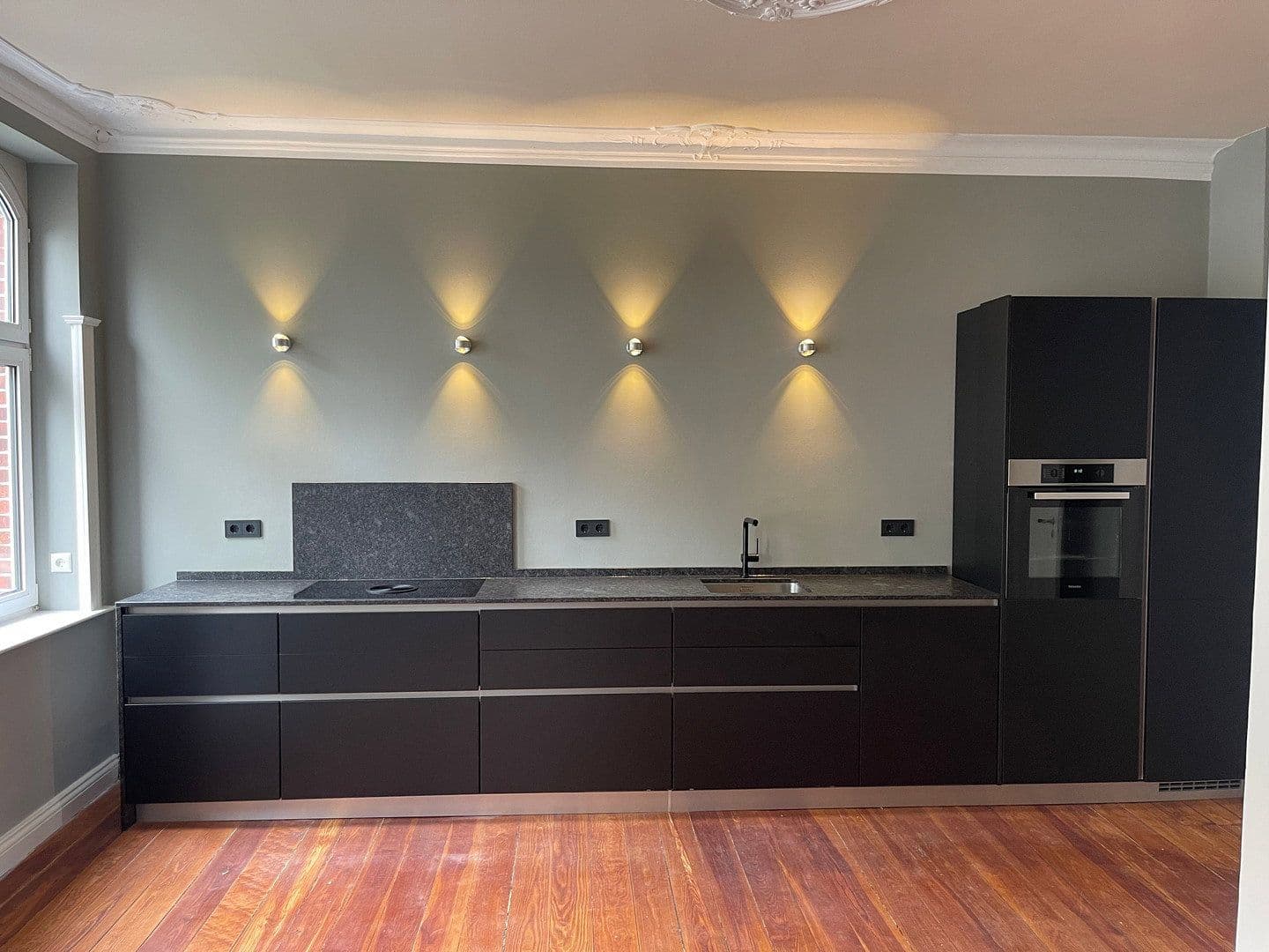 Prenájom bytu 2-izbový 83 m², Holtenauer Strasse 240, Kiel, Šlezvicko-Holštajnsko Prenájom bytu 2-izbový 83 m², Holtenauer Strasse 240, Kiel, Šlezvicko-Holštajnsko