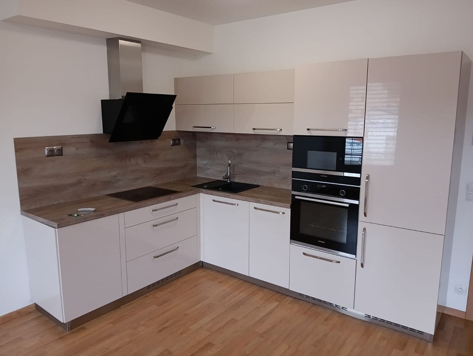 Prenájom bytu 2-izbový 60 m², Černošická, Praha, Praha Prenájom bytu 2-izbový 60 m², Černošická, Praha, Praha