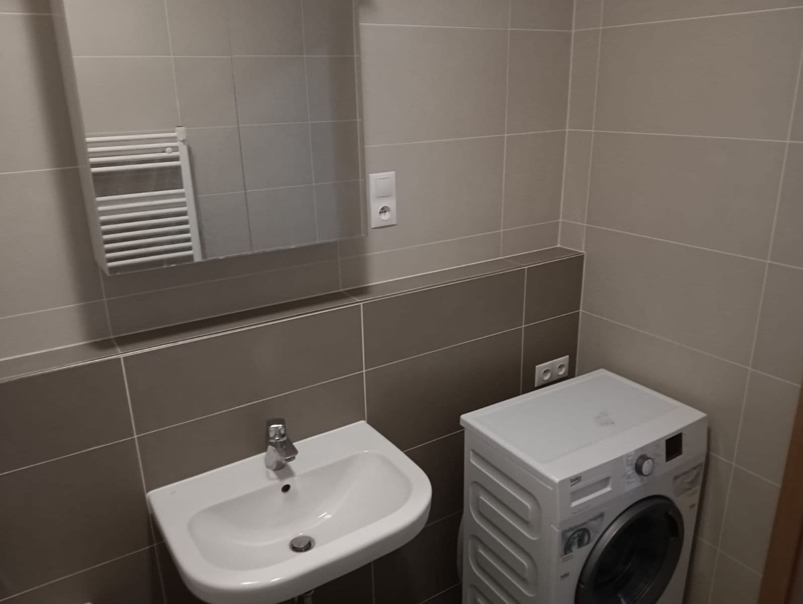 Prenájom bytu 2-izbový 60 m², Černošická, Praha, Praha Prenájom bytu 2-izbový 60 m², Černošická, Praha, Praha
