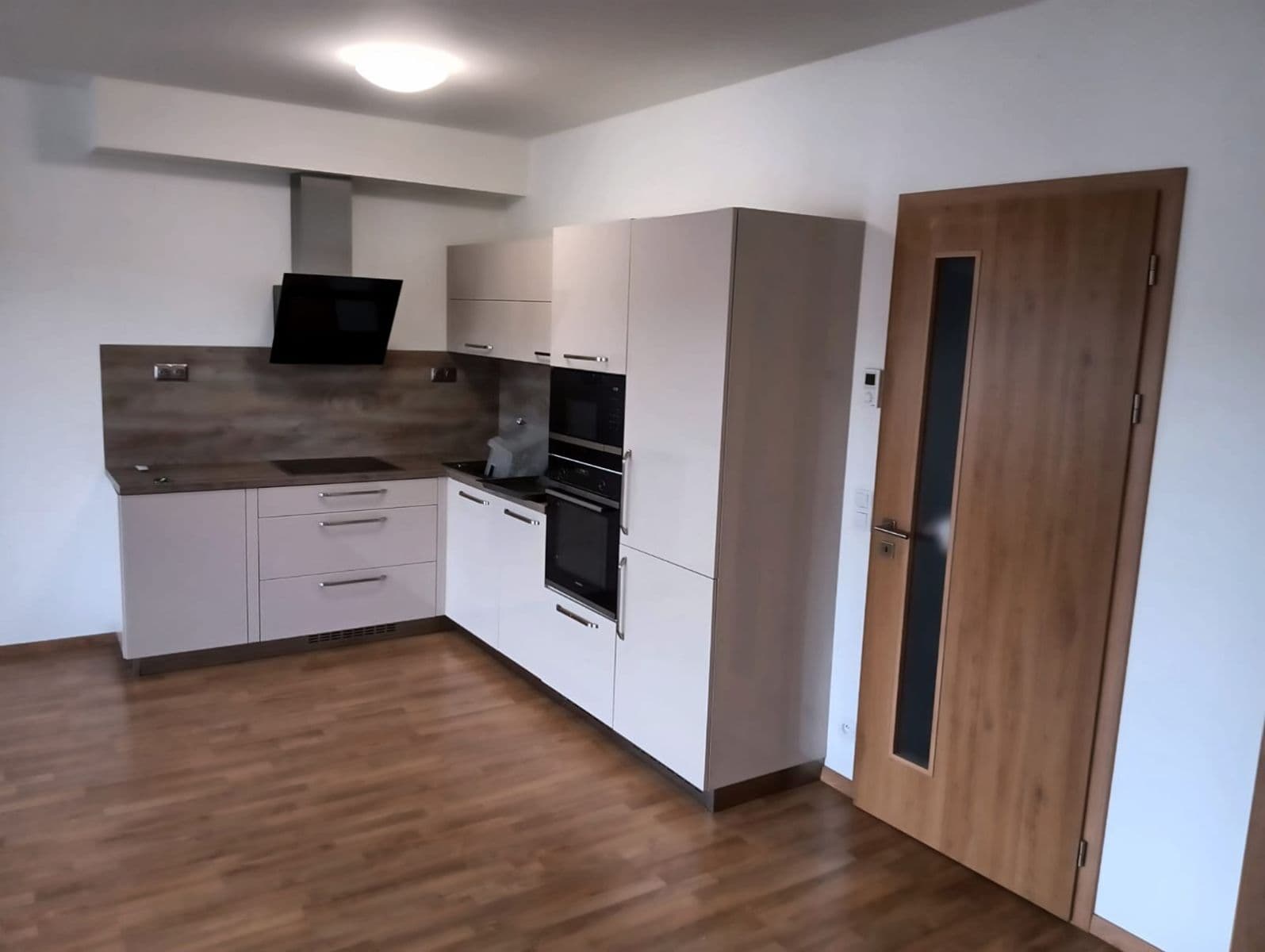 Prenájom bytu 2-izbový 60 m², Černošická, Praha, Praha Prenájom bytu 2-izbový 60 m², Černošická, Praha, Praha