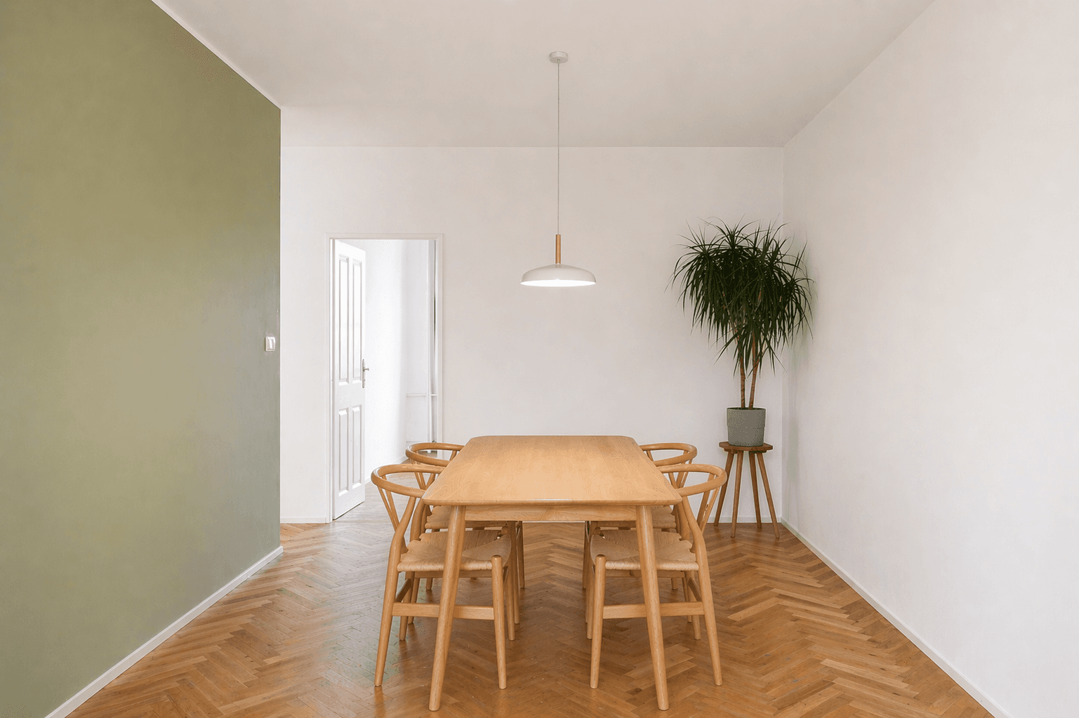 Prenájom bytu 4-izbový 90 m², Milevská, Praha, Praha Prenájom bytu 4-izbový 90 m², Milevská, Praha, Praha