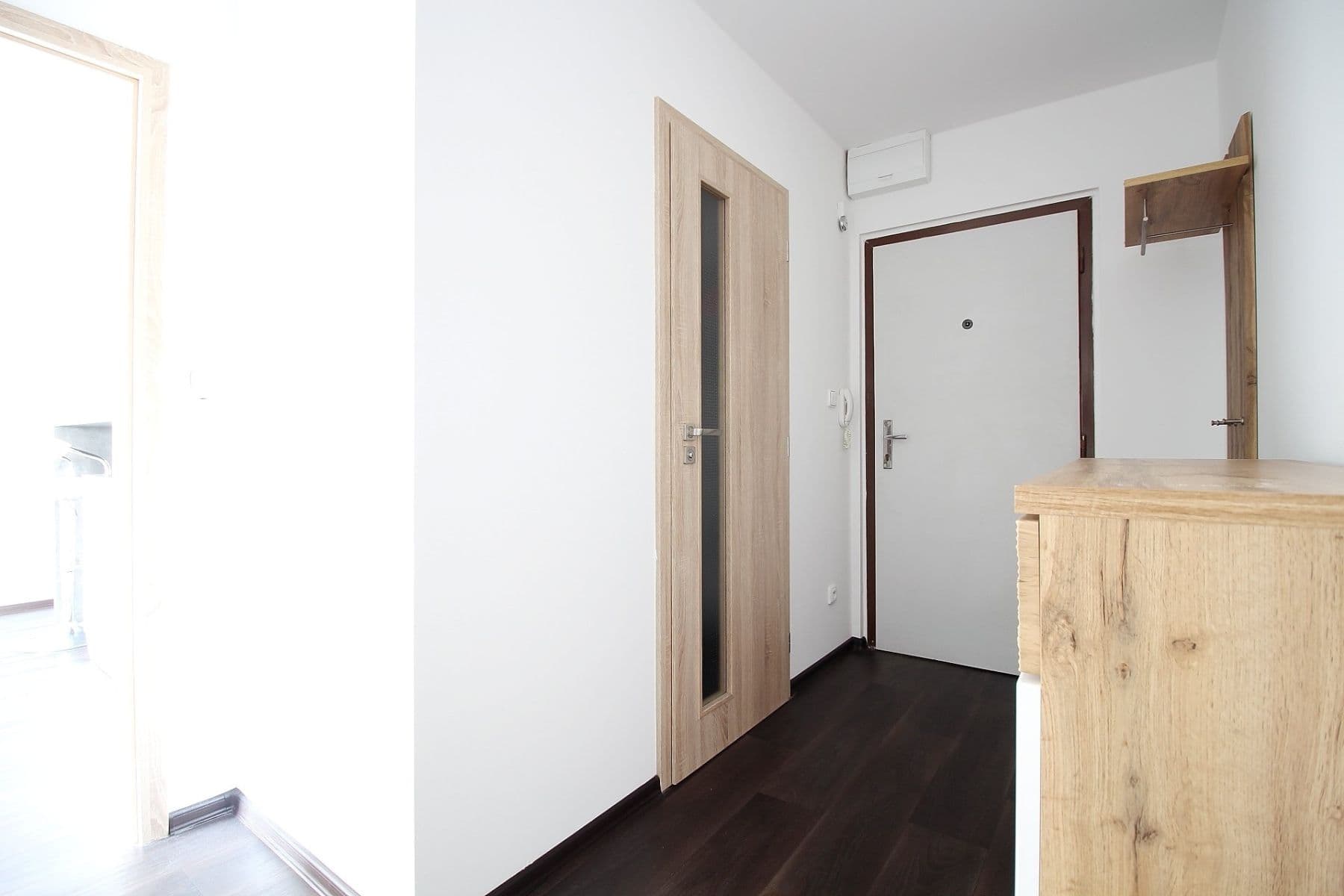 Prenájom bytu 2-izbový 49 m², Za Parkem, Dobřichovice, Středočeský kraj Prenájom bytu 2-izbový 49 m², Za Parkem, Dobřichovice, Středočeský kraj