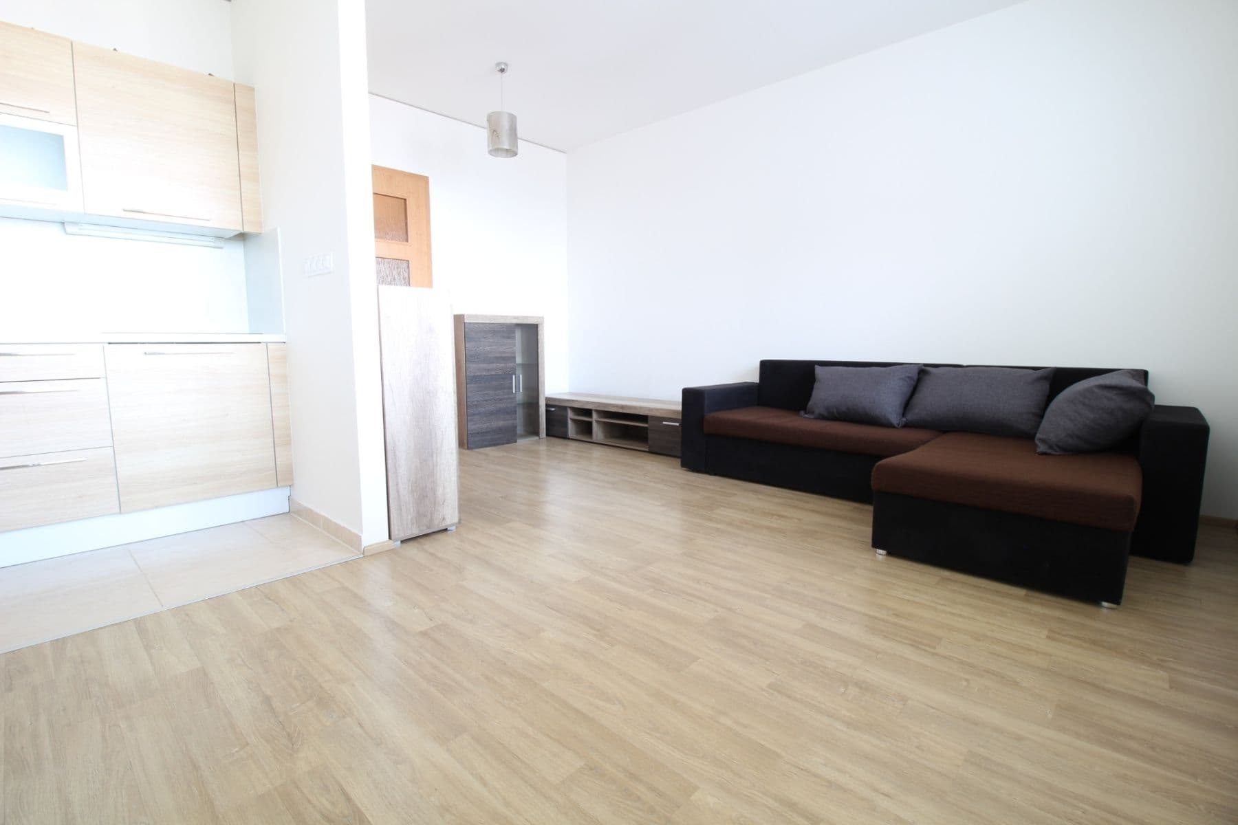 Prenájom bytu 1-izbový 37 m², Chlebovická, Praha, Praha Prenájom bytu 1-izbový 37 m², Chlebovická, Praha, Praha