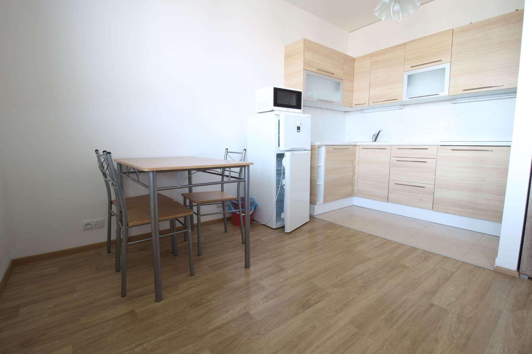 Prenájom bytu 1-izbový 37 m², Chlebovická, Praha, Praha Prenájom bytu 1-izbový 37 m², Chlebovická, Praha, Praha