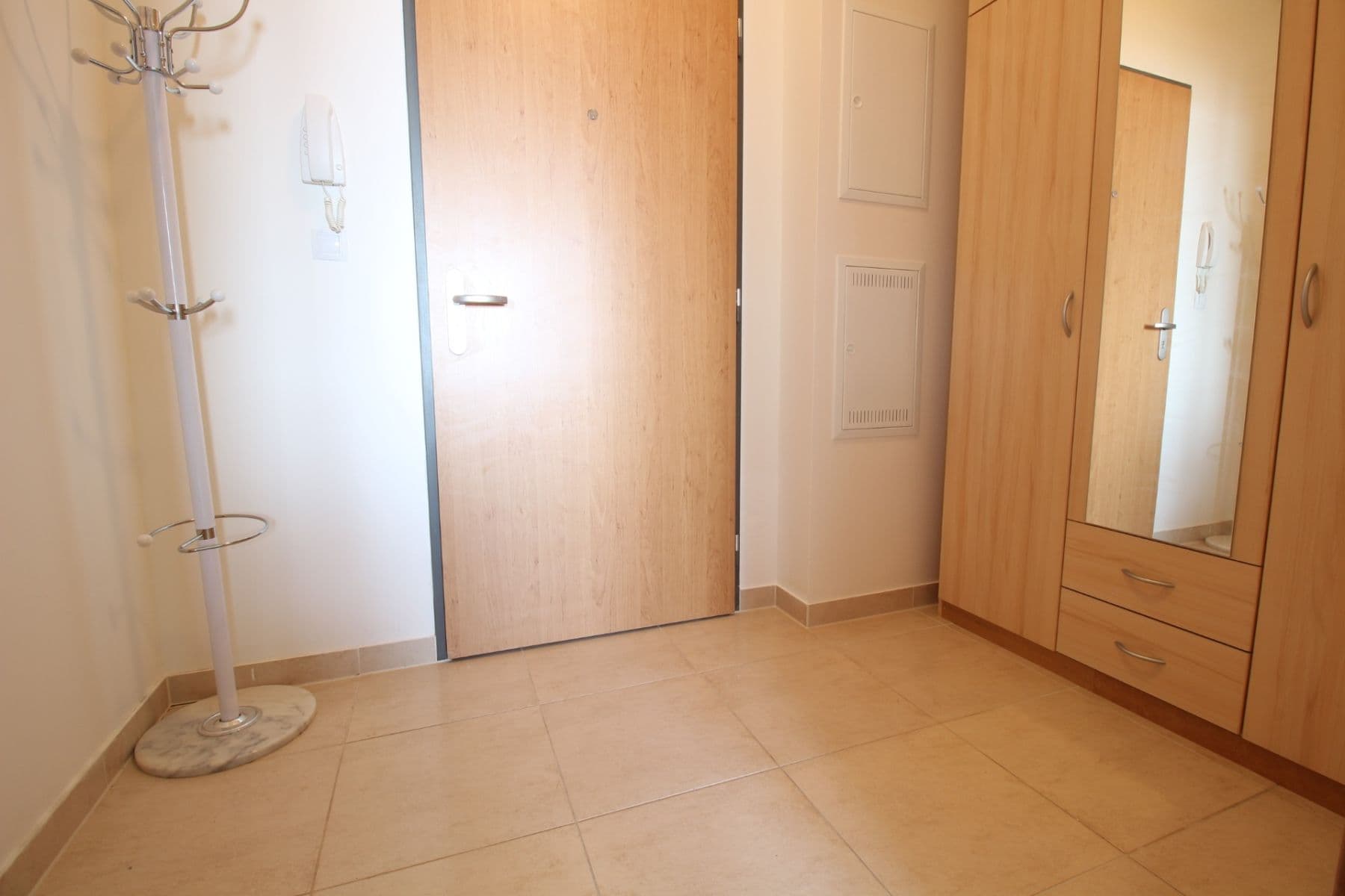 Prenájom bytu 1-izbový 37 m², Chlebovická, Praha, Praha Prenájom bytu 1-izbový 37 m², Chlebovická, Praha, Praha