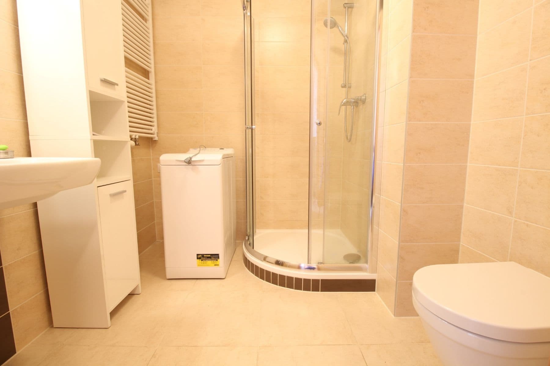 Prenájom bytu 1-izbový 37 m², Chlebovická, Praha, Praha Prenájom bytu 1-izbový 37 m², Chlebovická, Praha, Praha