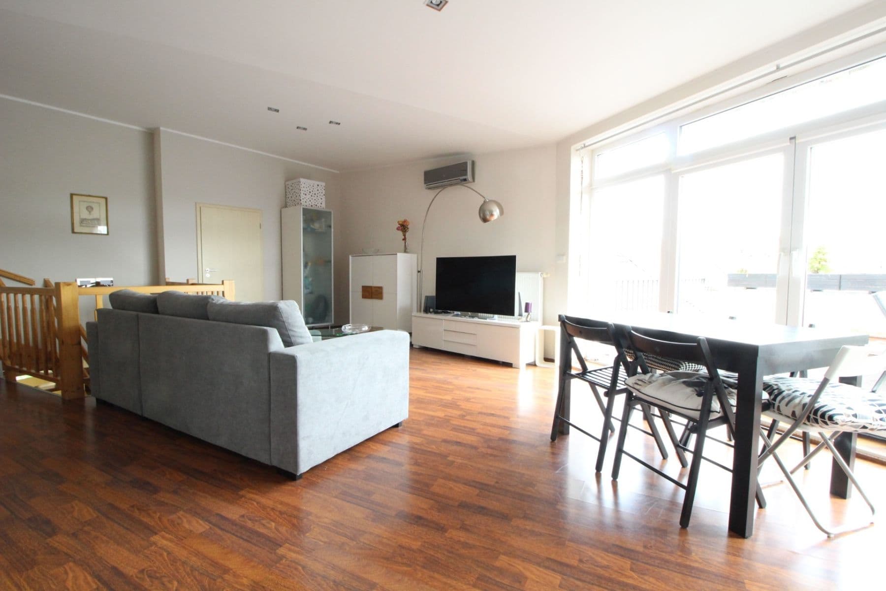 Prenájom bytu 3-izbový 111 m², Za zahradami, Praha, Praha Prenájom bytu 3-izbový 111 m², Za zahradami, Praha, Praha