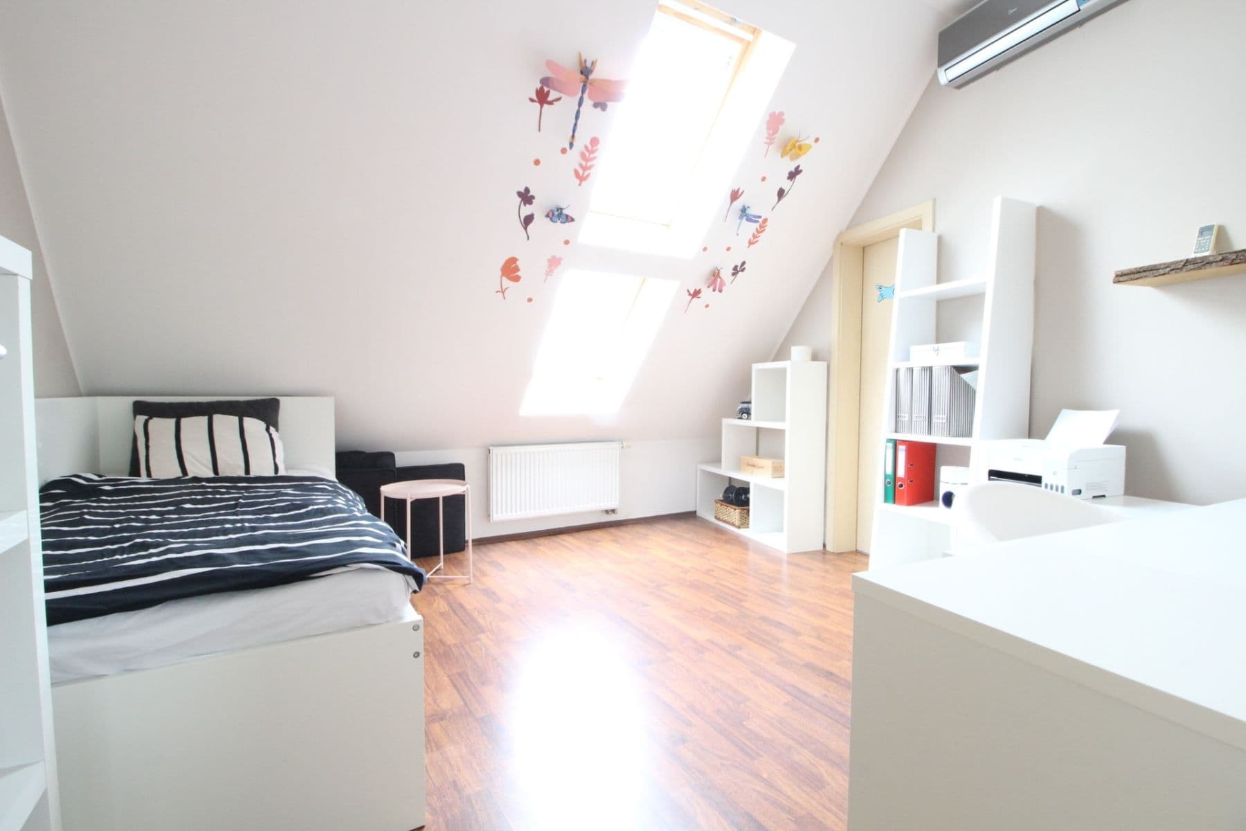 Prenájom bytu 3-izbový 111 m², Za zahradami, Praha, Praha Prenájom bytu 3-izbový 111 m², Za zahradami, Praha, Praha
