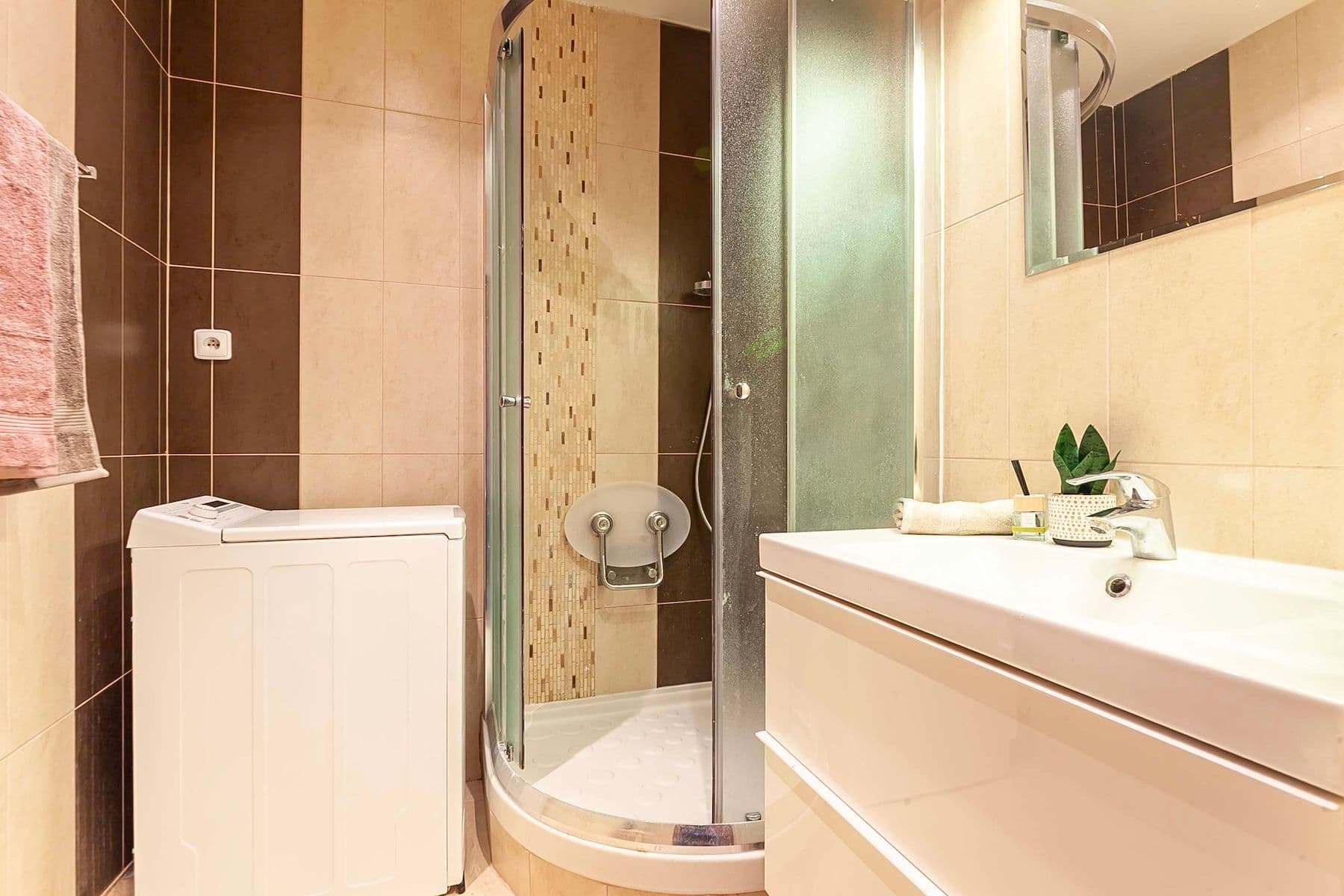 Predaj bytu 3-izbový 65 m², Krynická, Praha, Praha Predaj bytu 3-izbový 65 m², Krynická, Praha, Praha