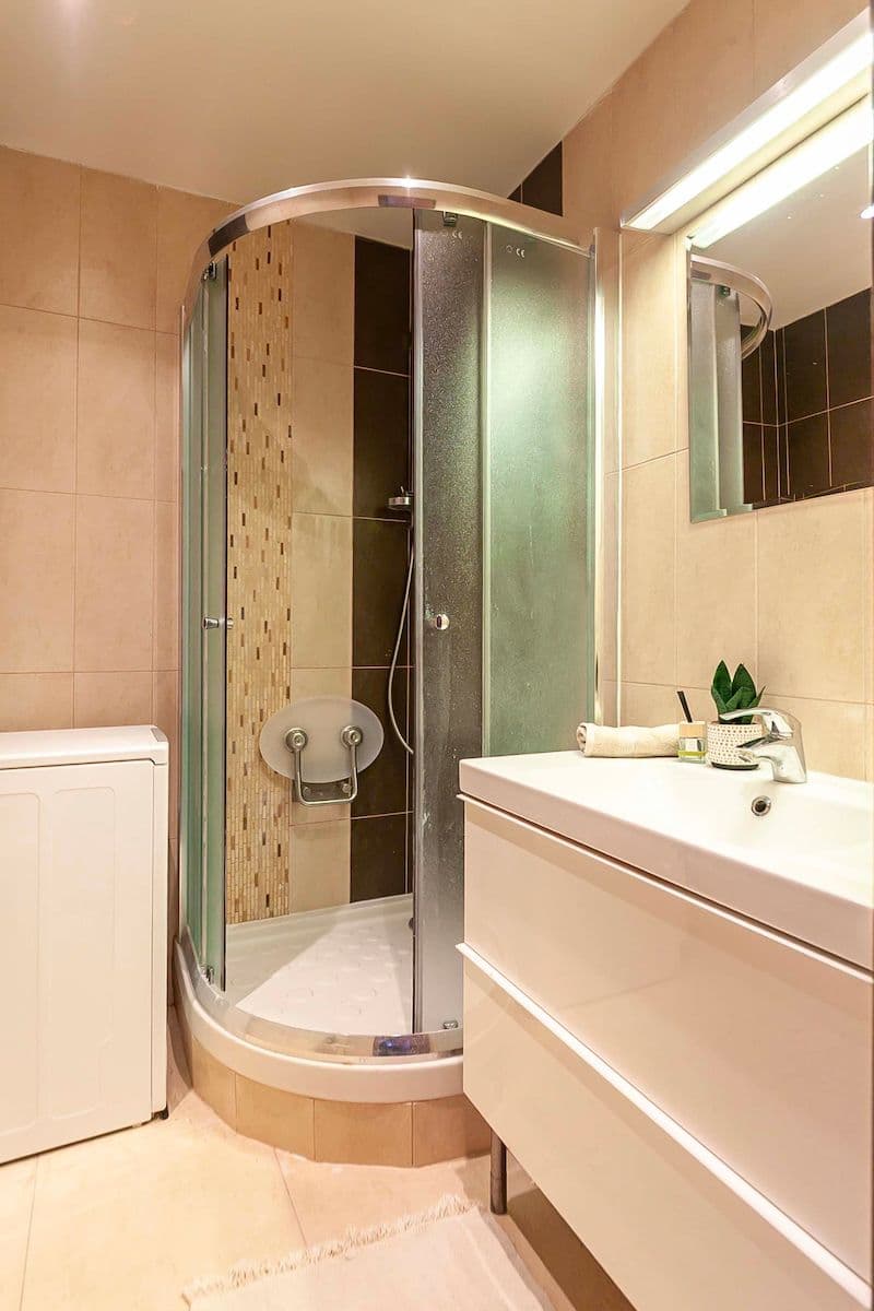 Predaj bytu 3-izbový 65 m², Krynická, Praha, Praha Predaj bytu 3-izbový 65 m², Krynická, Praha, Praha