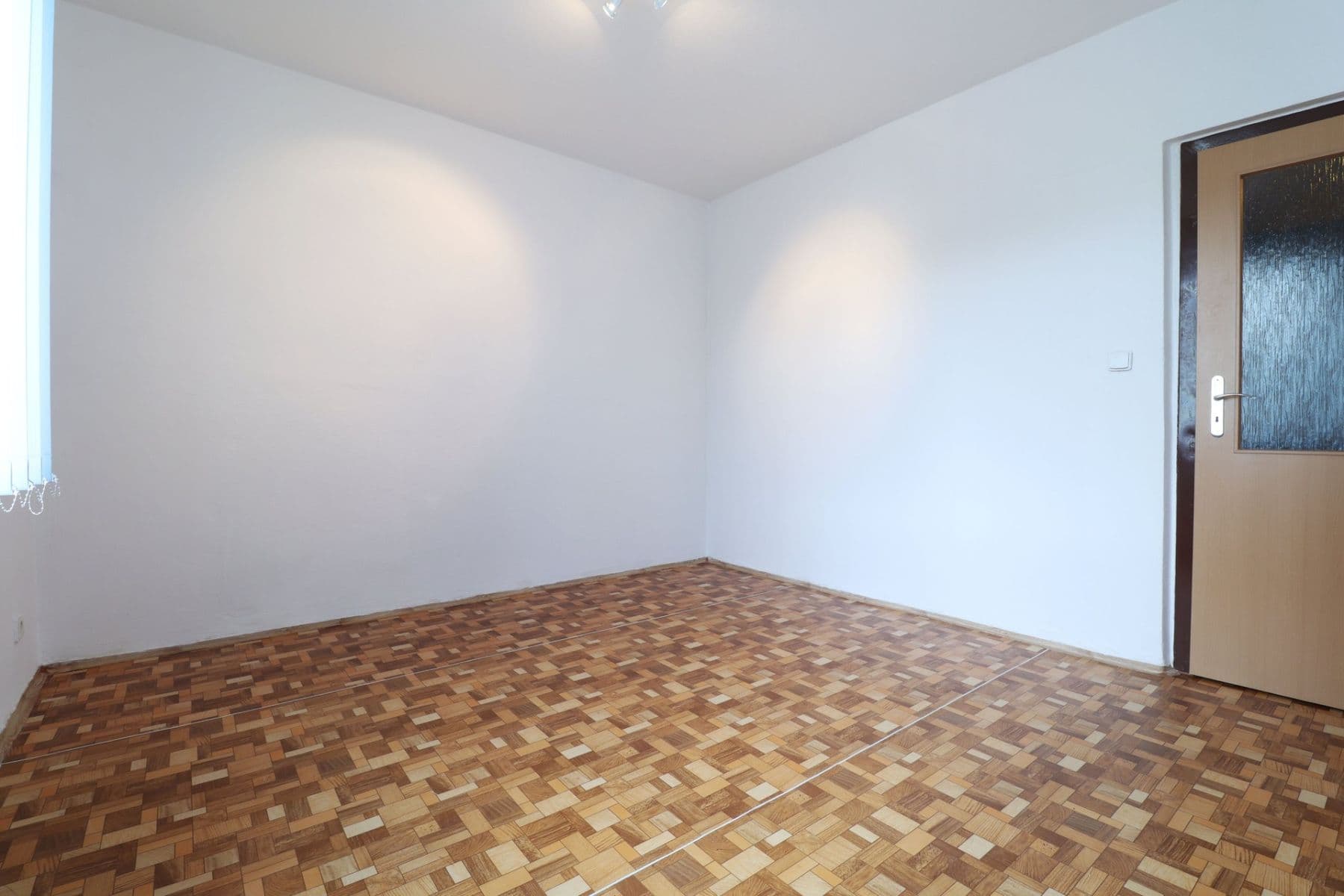 Prenájom bytu 3-izbový 66 m², Křivoklátská, Praha, Praha Prenájom bytu 3-izbový 66 m², Křivoklátská, Praha, Praha