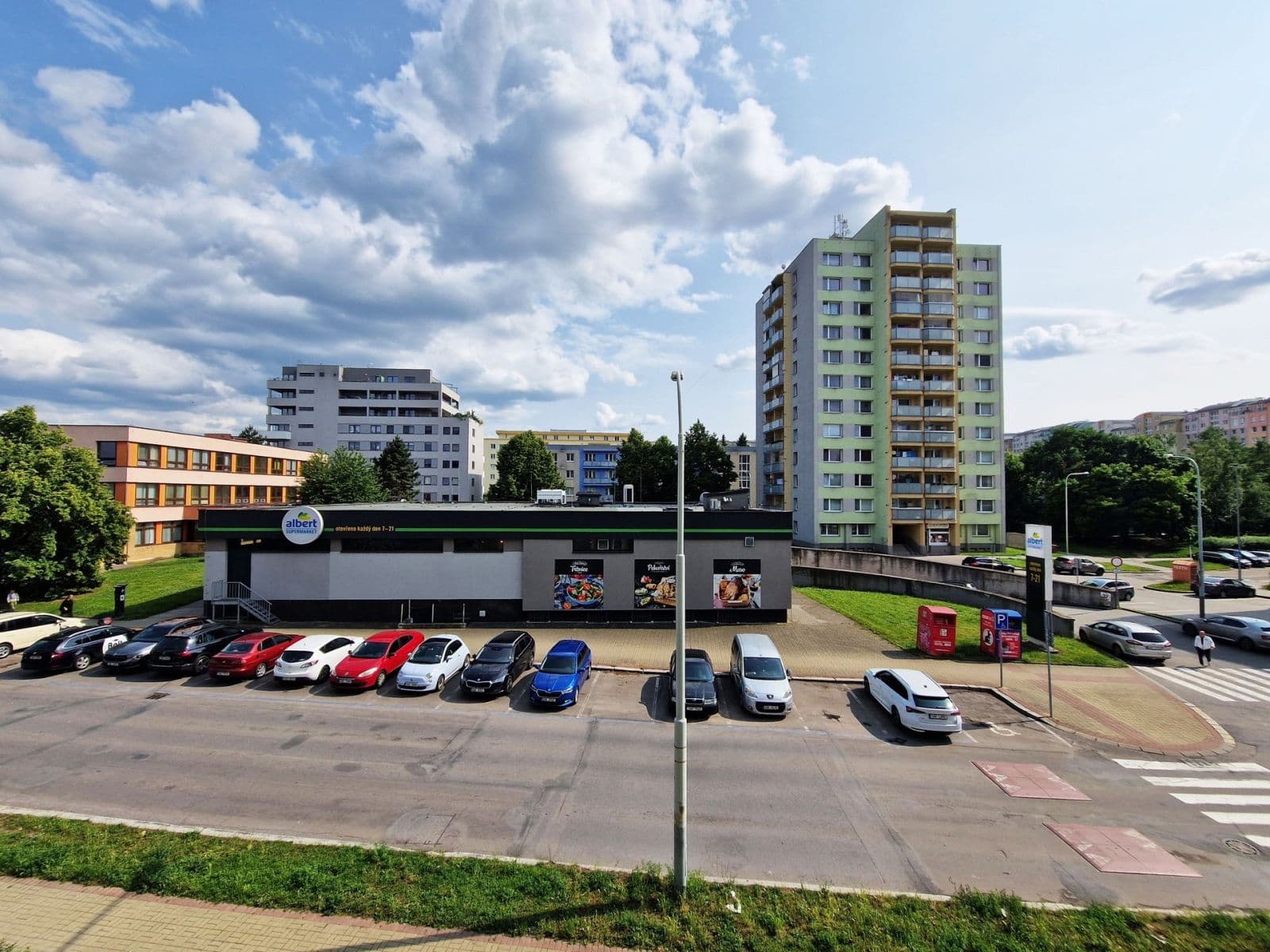 Prenájom bytu 3-izbový 66 m², Křivoklátská, Praha, Praha Prenájom bytu 3-izbový 66 m², Křivoklátská, Praha, Praha