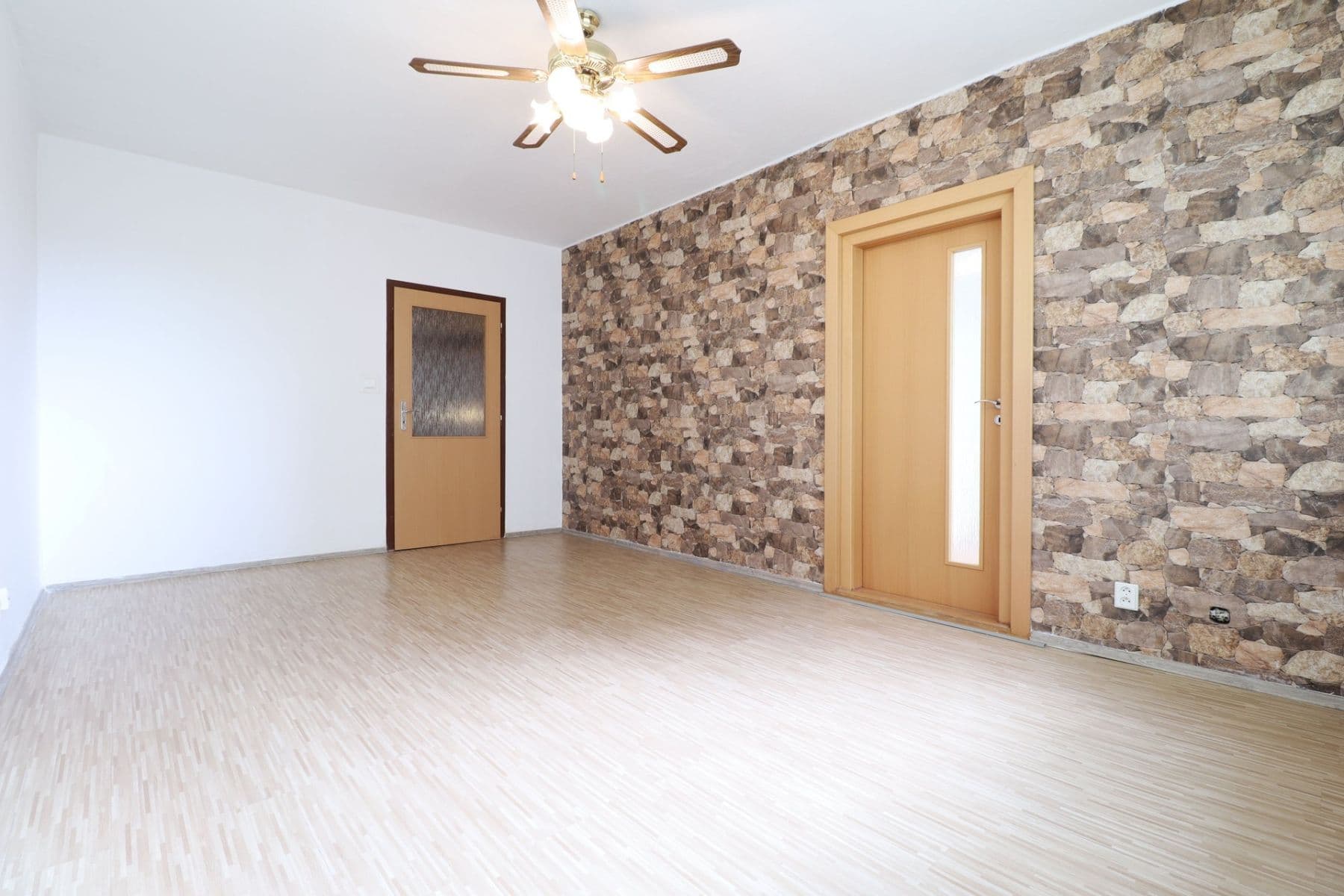Prenájom bytu 3-izbový 66 m², Křivoklátská, Praha, Praha Prenájom bytu 3-izbový 66 m², Křivoklátská, Praha, Praha