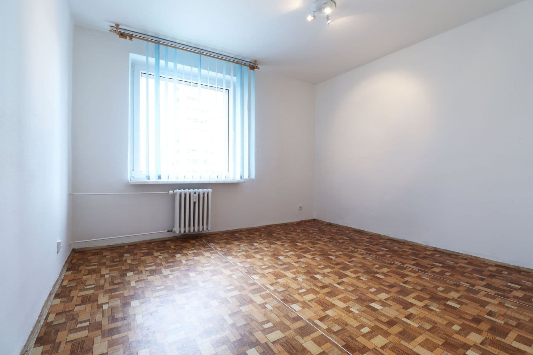 Prenájom bytu 3-izbový 66 m², Křivoklátská, Praha, Praha Prenájom bytu 3-izbový 66 m², Křivoklátská, Praha, Praha