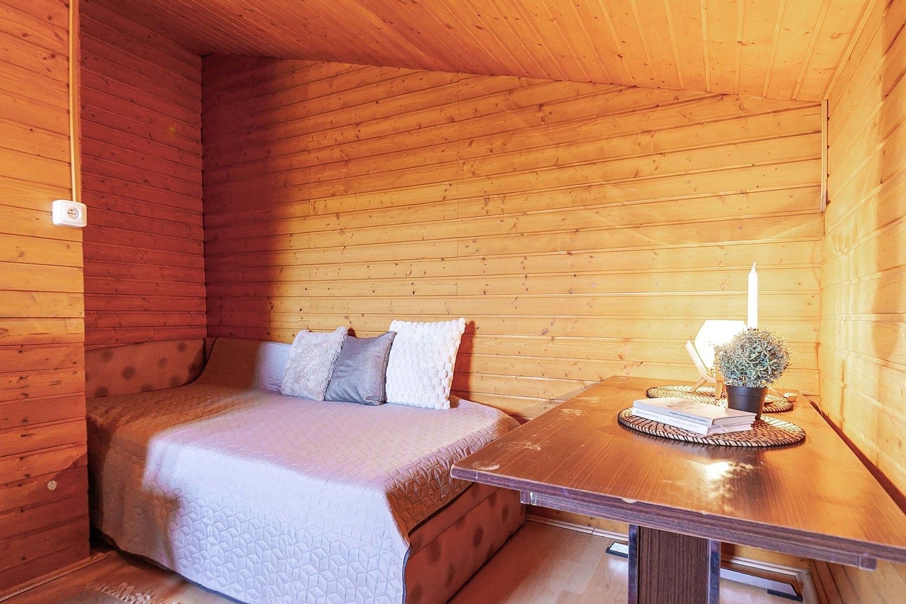 Predaj rekreačného objektu 126 m², pozemek 429 m², Rabyně, Středočeský kraj Predaj rekreačného objektu 126 m², pozemek 429 m², Rabyně, Středočeský kraj