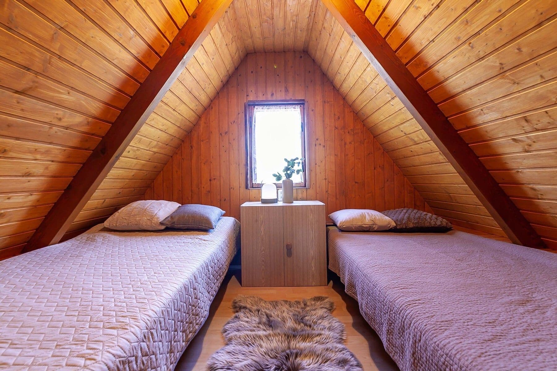 Predaj rekreačného objektu 126 m², pozemek 429 m², Rabyně, Středočeský kraj Predaj rekreačného objektu 126 m², pozemek 429 m², Rabyně, Středočeský kraj