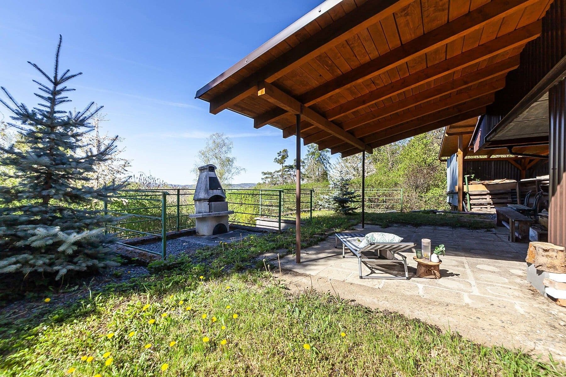 Predaj rekreačného objektu 126 m², pozemek 429 m², Rabyně, Středočeský kraj Predaj rekreačného objektu 126 m², pozemek 429 m², Rabyně, Středočeský kraj