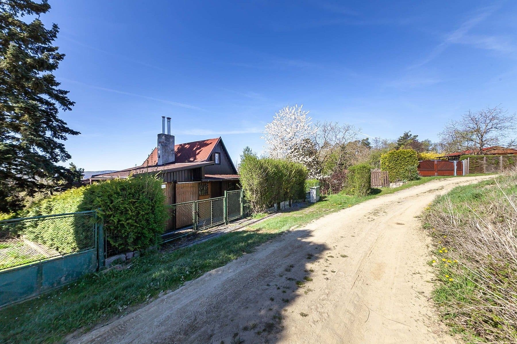 Predaj rekreačného objektu 126 m², pozemek 429 m², Rabyně, Středočeský kraj Predaj rekreačného objektu 126 m², pozemek 429 m², Rabyně, Středočeský kraj