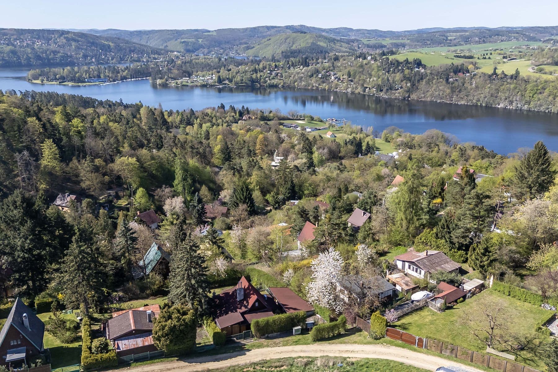 Predaj rekreačného objektu 126 m², pozemek 429 m², Rabyně, Středočeský kraj Predaj rekreačného objektu 126 m², pozemek 429 m², Rabyně, Středočeský kraj