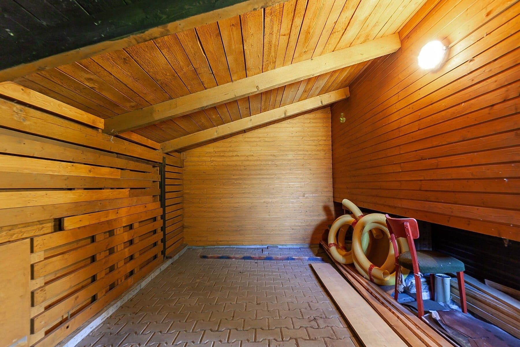 Predaj rekreačného objektu 126 m², pozemek 429 m², Rabyně, Středočeský kraj Predaj rekreačného objektu 126 m², pozemek 429 m², Rabyně, Středočeský kraj