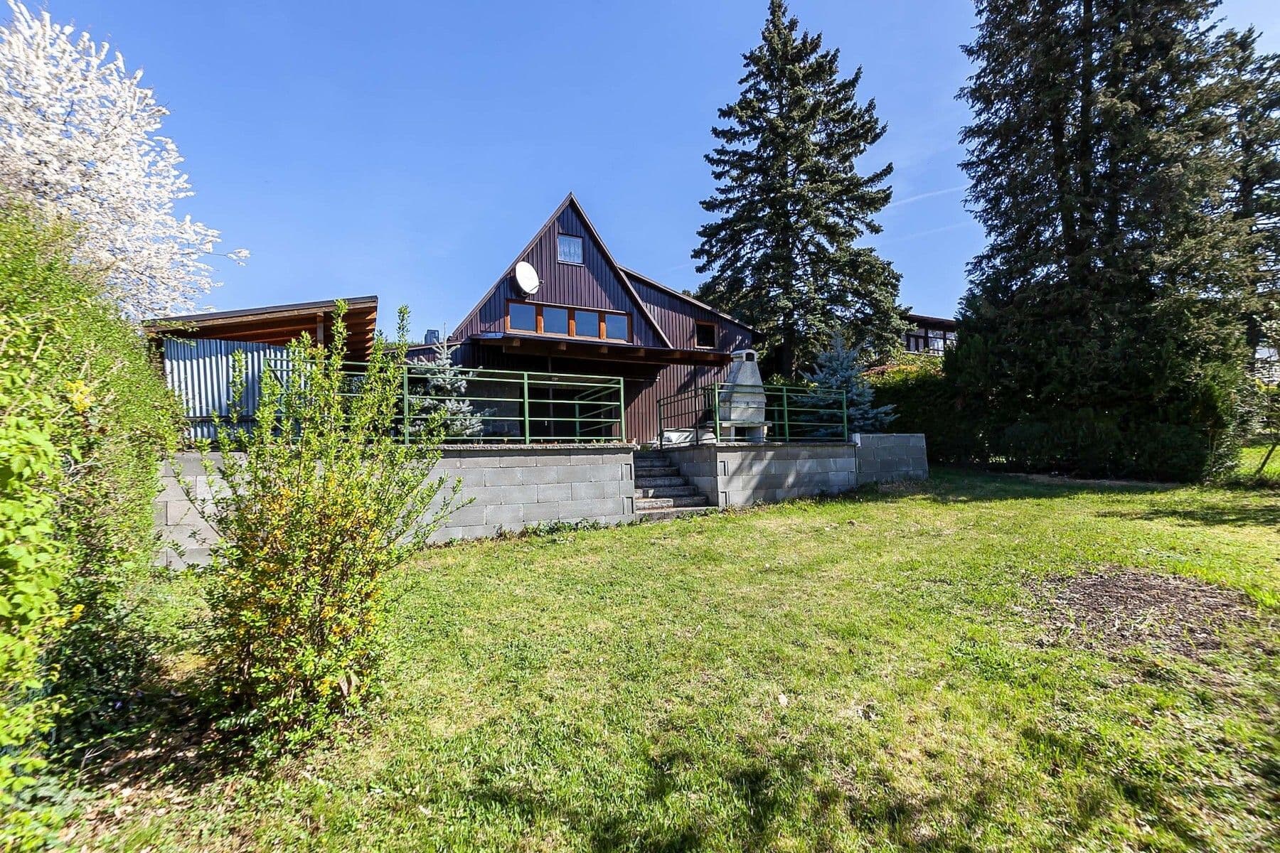 Predaj rekreačného objektu 126 m², pozemek 429 m², Rabyně, Středočeský kraj Predaj rekreačného objektu 126 m², pozemek 429 m², Rabyně, Středočeský kraj
