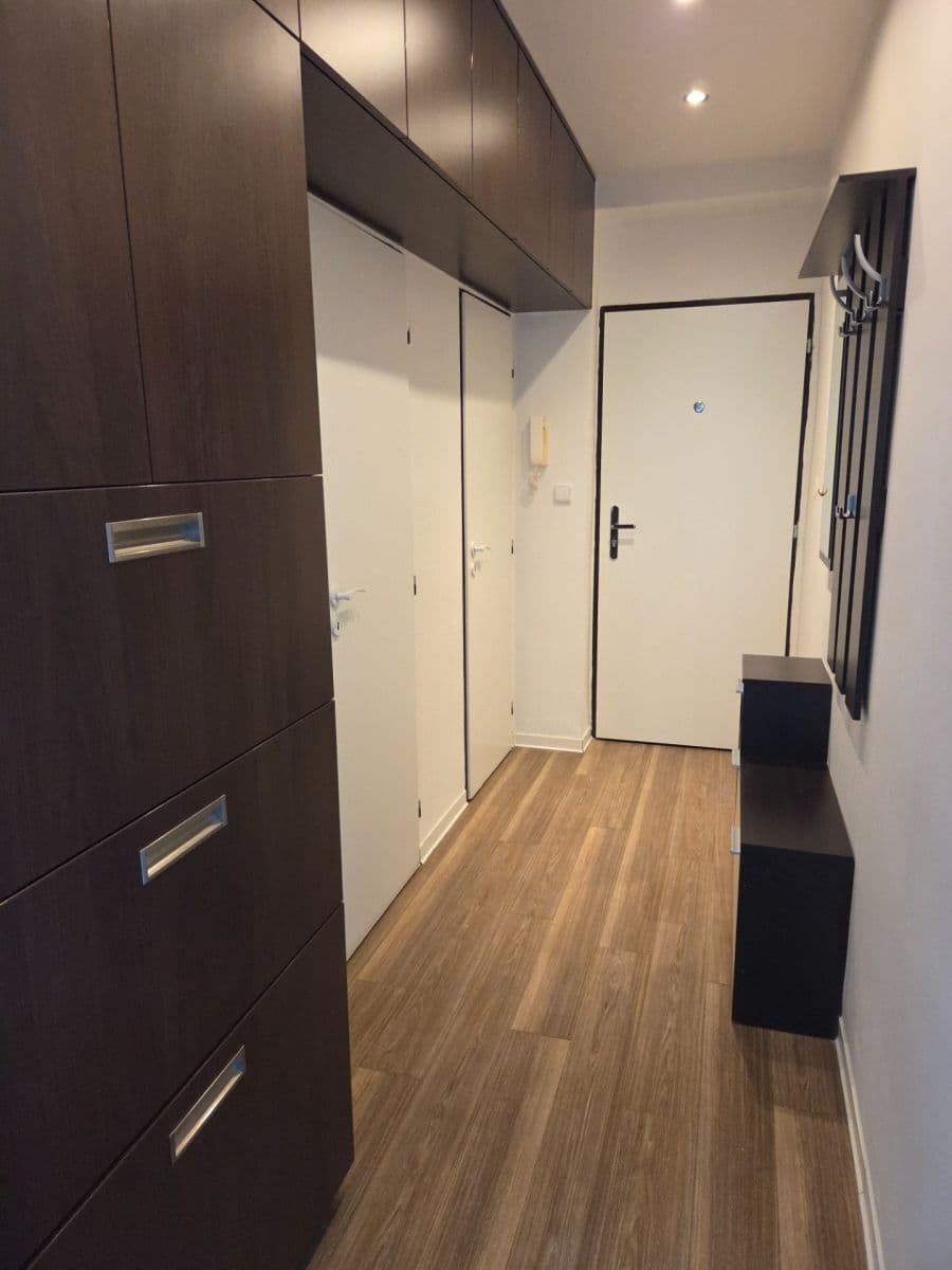 Prenájom bytu 2-izbový 51 m², náměstí Na Balabence, Praha, Praha Prenájom bytu 2-izbový 51 m², náměstí Na Balabence, Praha, Praha