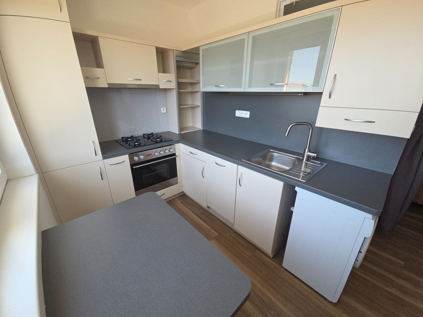 Prenájom bytu 2-izbový 51 m², náměstí Na Balabence, Praha, Praha Prenájom bytu 2-izbový 51 m², náměstí Na Balabence, Praha, Praha