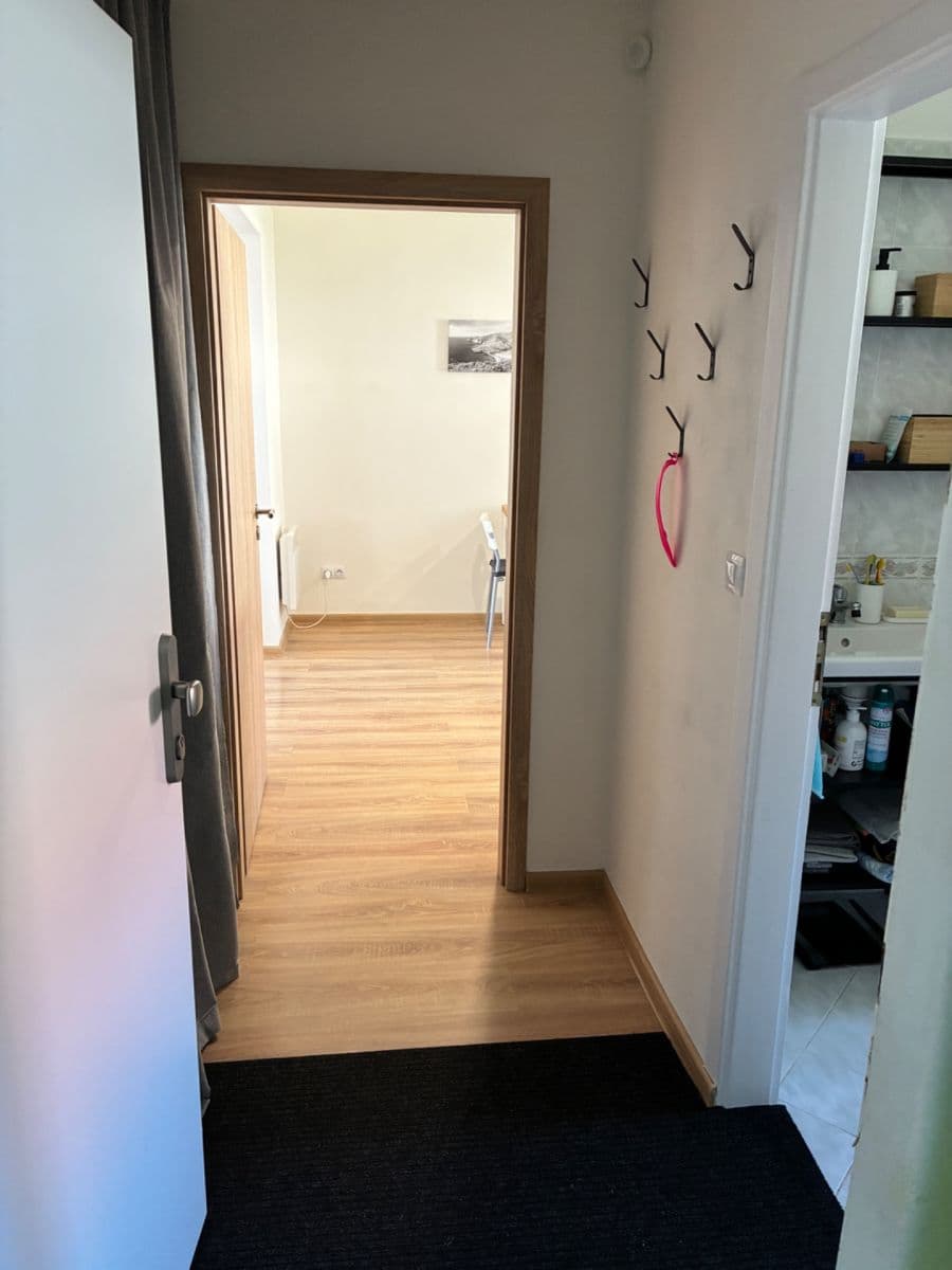 Predaj bytu 2-izbový 53 m², Lhotecká, Mníšek pod Brdy, Středočeský kraj Predaj bytu 2-izbový 53 m², Lhotecká, Mníšek pod Brdy, Středočeský kraj