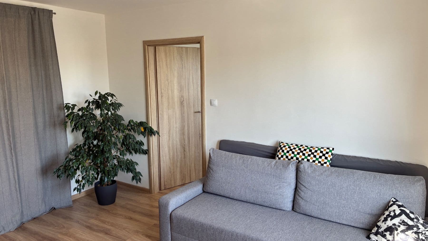 Predaj bytu 2-izbový 53 m², Lhotecká, Mníšek pod Brdy, Středočeský kraj Predaj bytu 2-izbový 53 m², Lhotecká, Mníšek pod Brdy, Středočeský kraj
