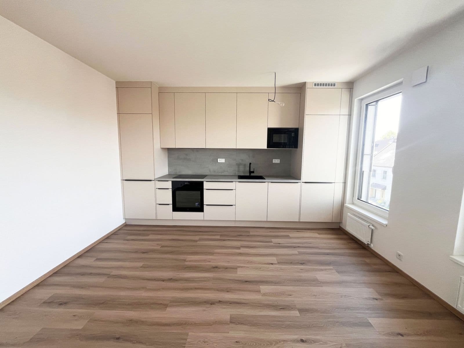Prenájom bytu 3-izbový 72 m², Hodkovická, Praha, Praha Prenájom bytu 3-izbový 72 m², Hodkovická, Praha, Praha