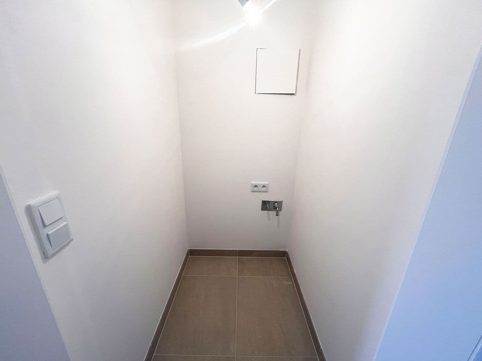 Prenájom bytu 3-izbový 72 m², Hodkovická, Praha, Praha Prenájom bytu 3-izbový 72 m², Hodkovická, Praha, Praha