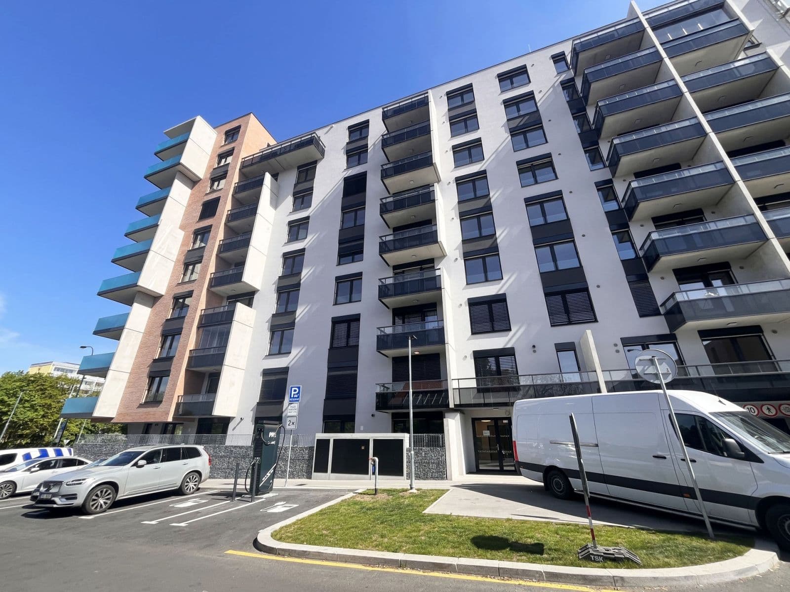 Prenájom bytu 3-izbový 72 m², Hodkovická, Praha, Praha Prenájom bytu 3-izbový 72 m², Hodkovická, Praha, Praha
