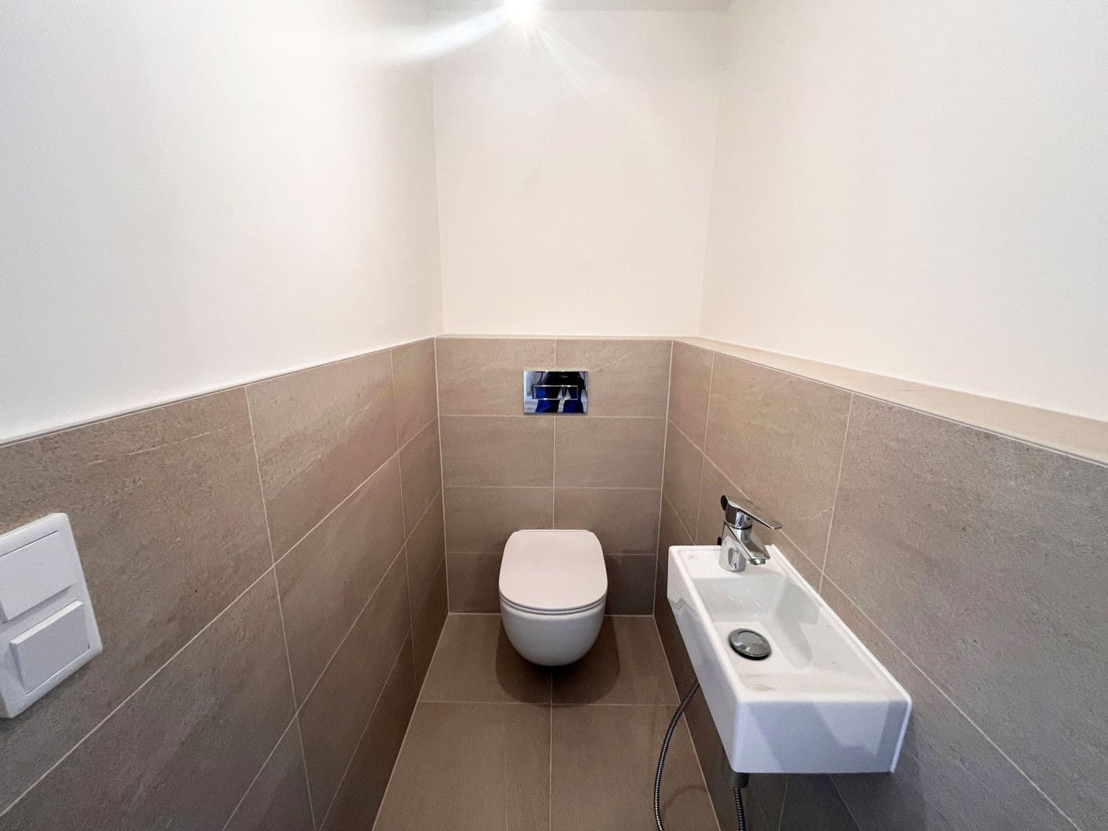 Prenájom bytu 3-izbový 72 m², Hodkovická, Praha, Praha Prenájom bytu 3-izbový 72 m², Hodkovická, Praha, Praha